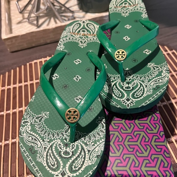 Authentic Tory Burch Sandals - Picture 4 of 4